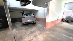 sehr großer TG-Platz