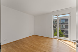 Schlafzimmer mit kl. Balkon