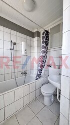 Tageslichtbadezimmer mit Wanne