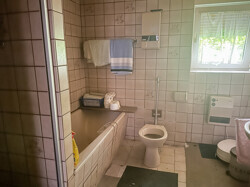 Wanne und Dusche