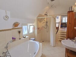 mit Wanne u. Dusche