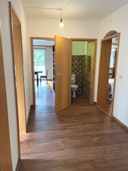 Flur Blick Richtung Küche und Esszimmer