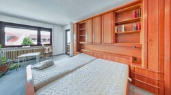 Schlafzimmer zum Fenster