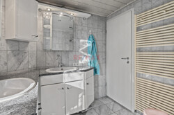 Bad EG Doppelwaschbecken