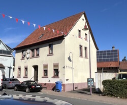 Straßenansicht von rechts