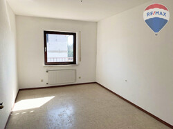 12 Zimmer 4 OG