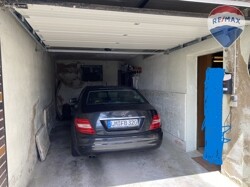 33 Garage