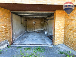 23 Garage