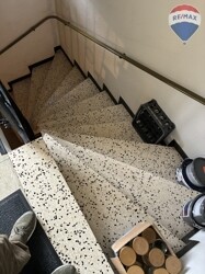 25. Treppe in Keller