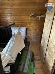 22. Innenraum Gartenhütte