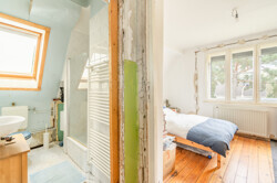 Bad und Schlafzimmer