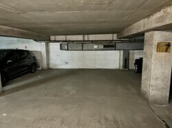 Tiefgaragenstellplatz