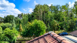 Blick aus dem Dachbodenfenster