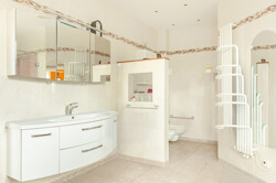 Badezimmer EG