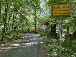 Straße zum Grundstück