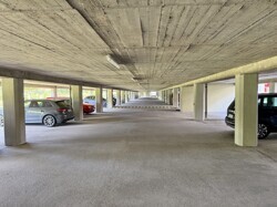 saubere Tiefgarage