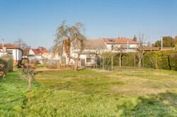 Grundstück