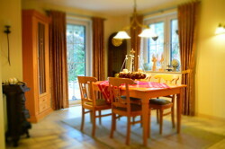 Esszimmer am Wohnzimmer