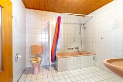 Badezimmer 1. OG