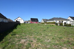 Grundstück-hinten-links