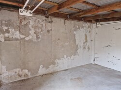 Garage innenraum 1