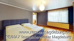 Schlafzimmer 25a