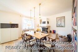 Essbereich mit Kamin