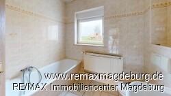 Badezimmer mit Badewanne