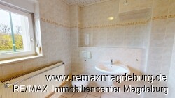 Badezimmer mit Badewanne