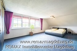 Schlafzimmer DG