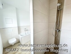 Badezimmer mit Dusche