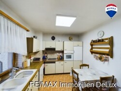 RE/MAX Immobilien DeLux Kueche EG