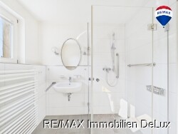 RE/MAX Immobilien DeLux  Einfamilienhaus Freiburg Bad OG
