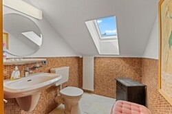 DG WC