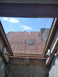 Dachfenster von nicht genutztem Raum