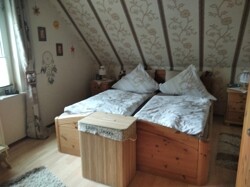 Schlafzimmer 1. OG 6