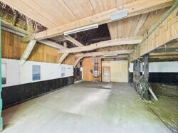 CAM03784G0-PR0074-STILL028