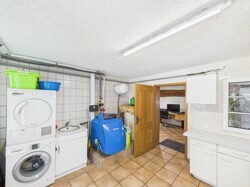 CAM03784G0-PR0074-STILL018