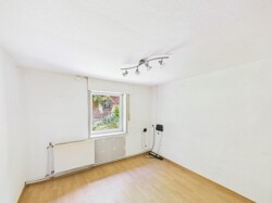 CAM03784G0-PR0074-STILL011