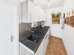 CAM03784G0-PR0090-STILL036