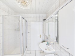 CAM03784G0-PR0090-STILL025