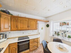 CAM03784G0-PR0090-STILL034