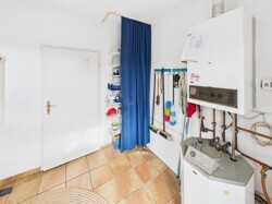 CAM03784G0-PR0090-STILL039