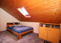 Schlafzimmer DG