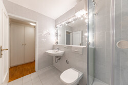 Badezimmer 2