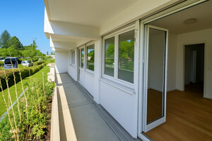 Großer Balkon im Sommer