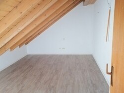 Großes Schlafzimmer