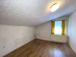 Zimmer 4 DG (rechts hinten)