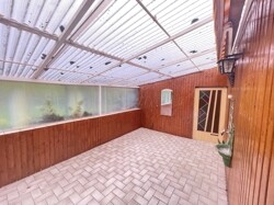überdachte Terrasse