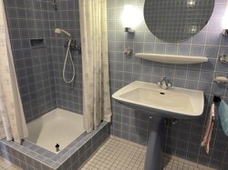 Badezimmer im OG